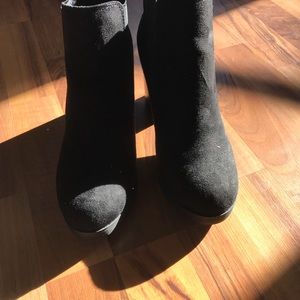 heeled black booties